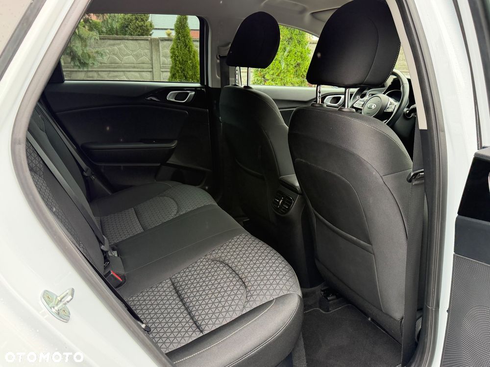 Kia Ceed 1.6 GDI DCT OPF Spirit - 23