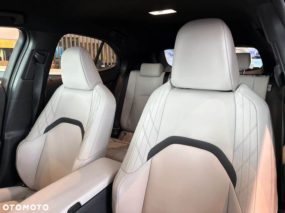 Lexus UX - 9