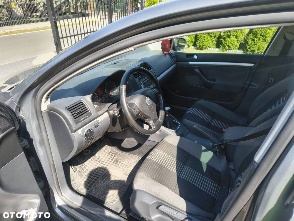 Volkswagen Golf 2.0 TDI Comfortline - 6