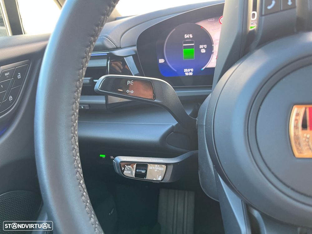 Porsche Macan Electric 4 - 20