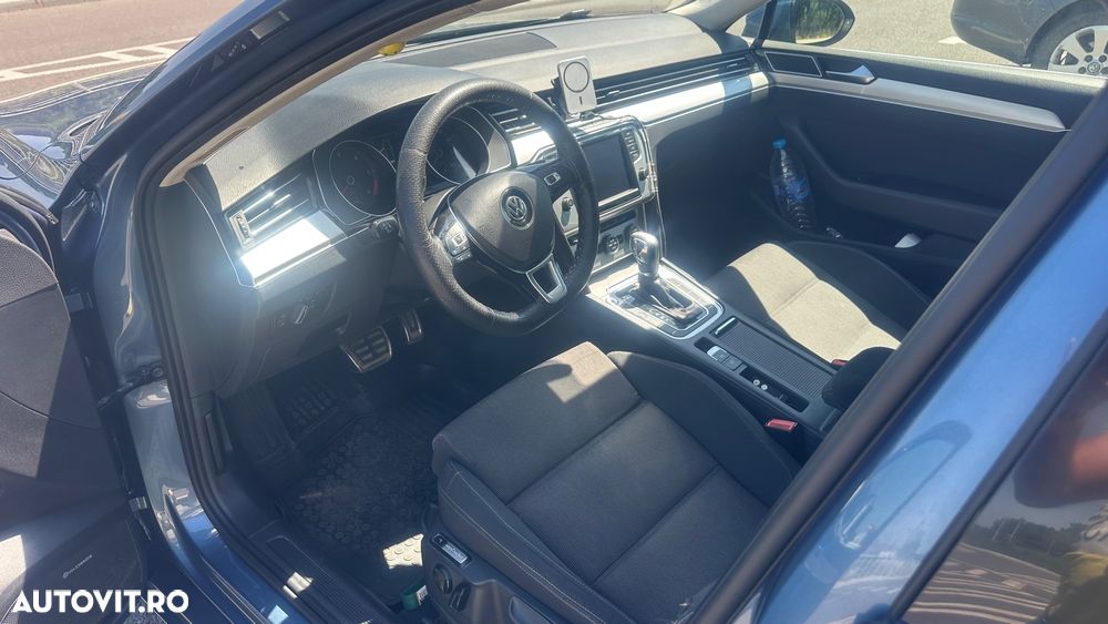 Volkswagen Passat 2.0 TDI DSG Comfortline - 12