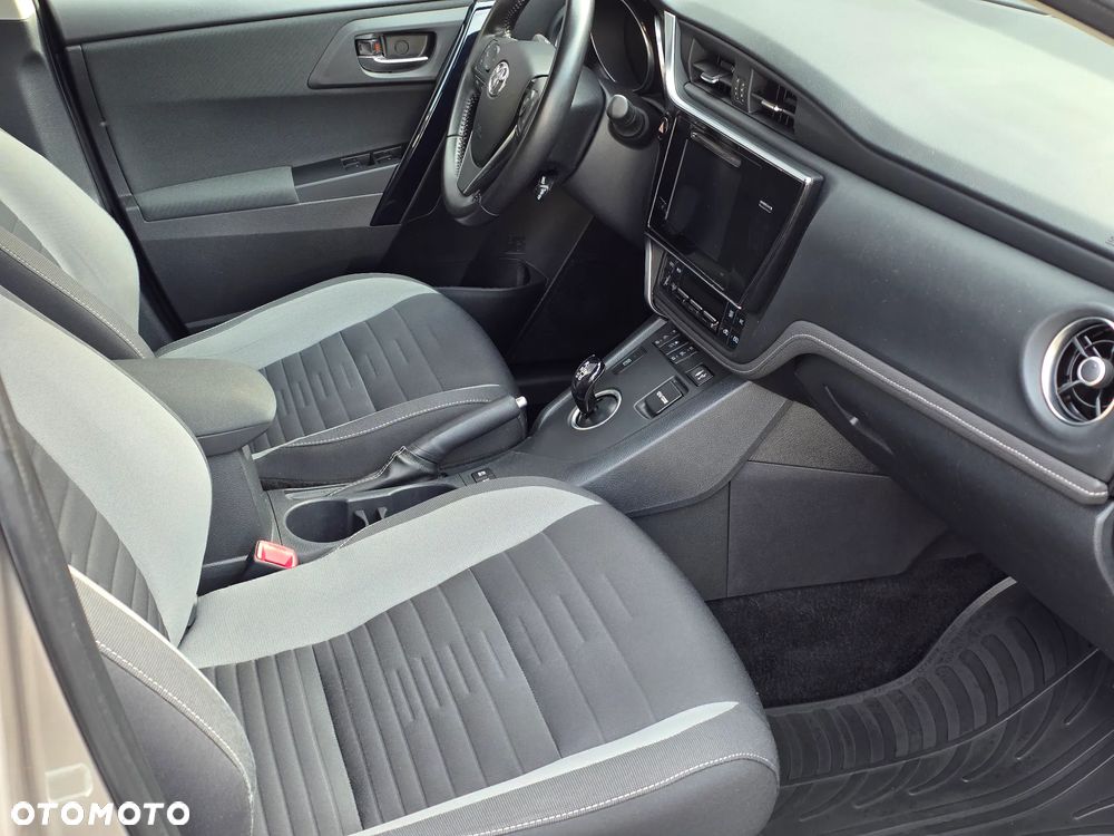 Toyota Auris - 14