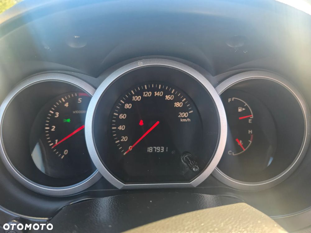 Suzuki Grand Vitara 1.9 DDiS De Luxe - 23