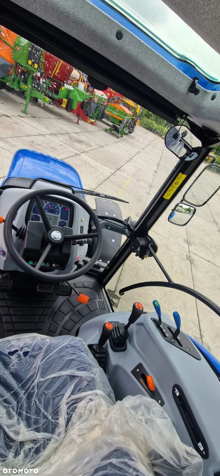 New Holland T4.75S - 11
