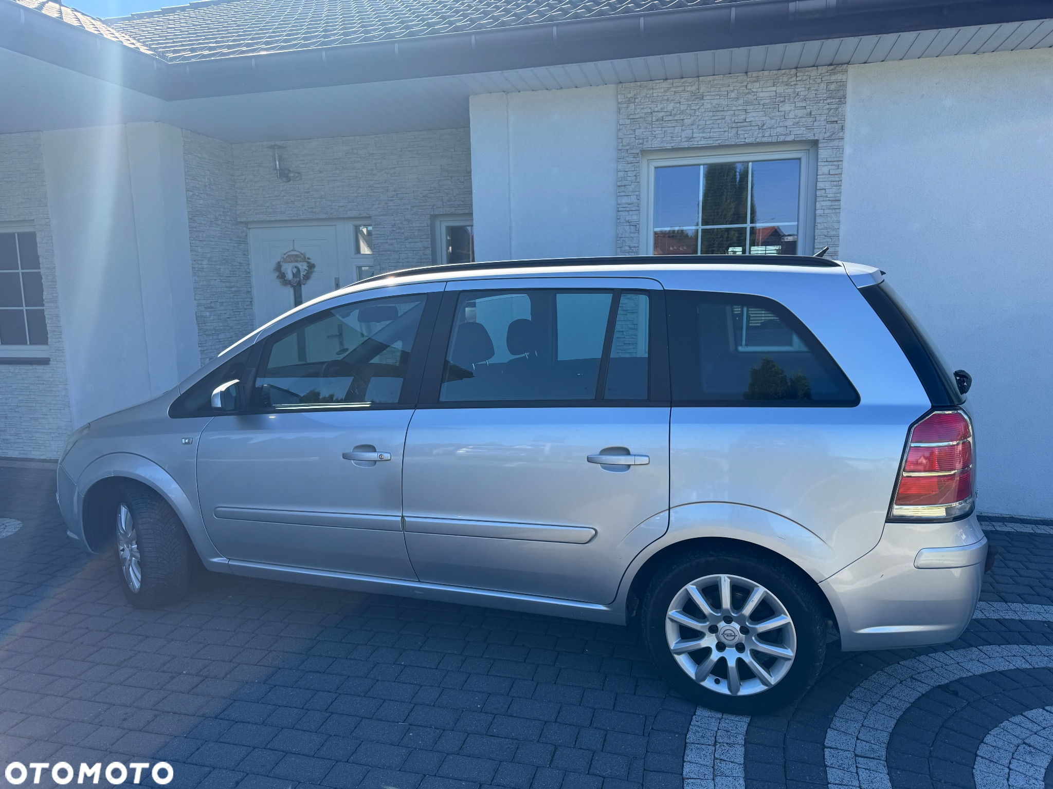 Opel Zafira 1.8 Cosmo - 9