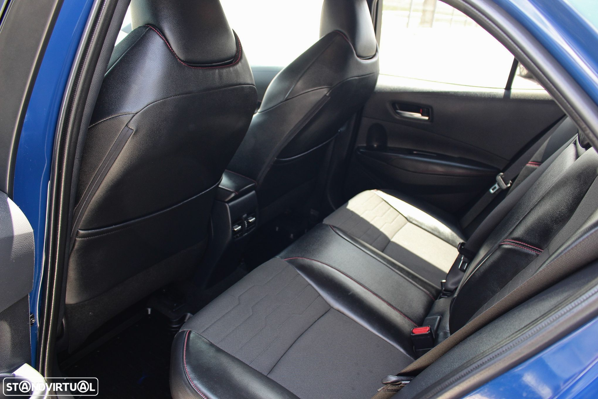 Toyota Corolla 2.0 Hybrid Exclusive - 36