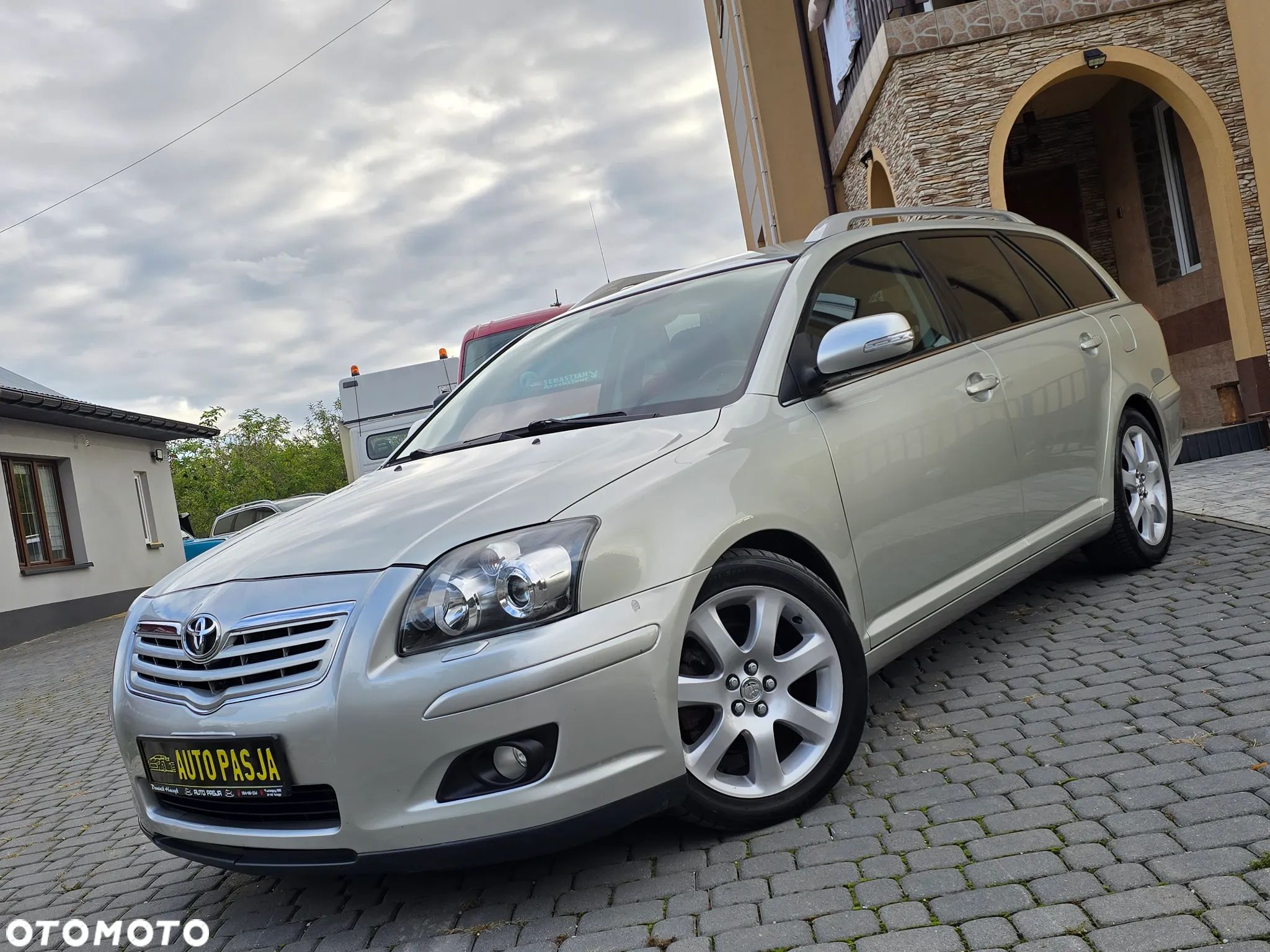 Toyota Avensis 2.0 VVT-i Automatik Executive - 1