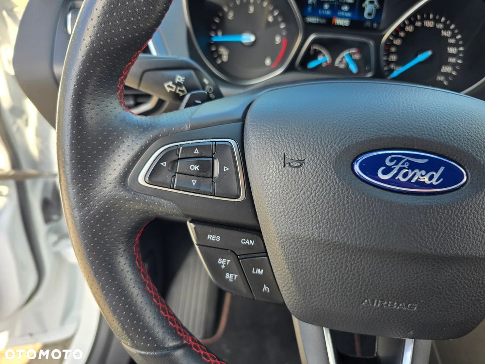 Ford Kuga - 28