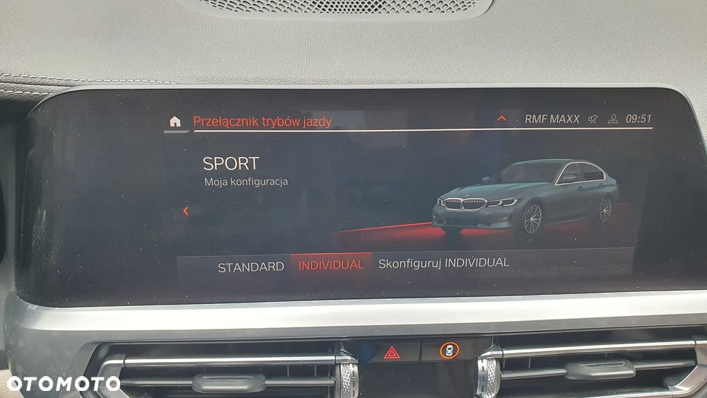 BMW Seria 3 330i xDrive Luxury Line sport - 37