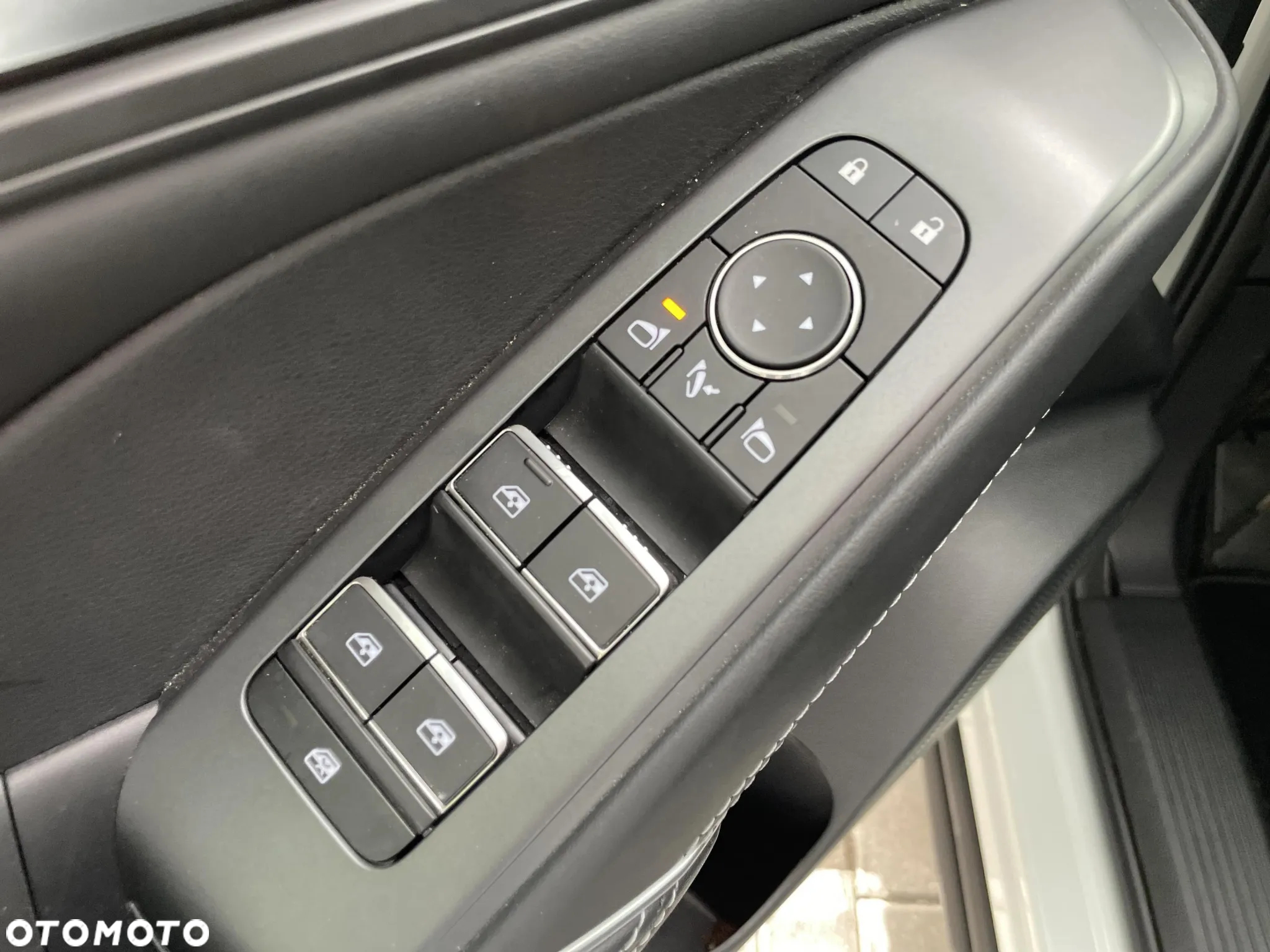Nissan Qashqai 1.3 DIG-T mHEV N-Connecta Xtronic - 10