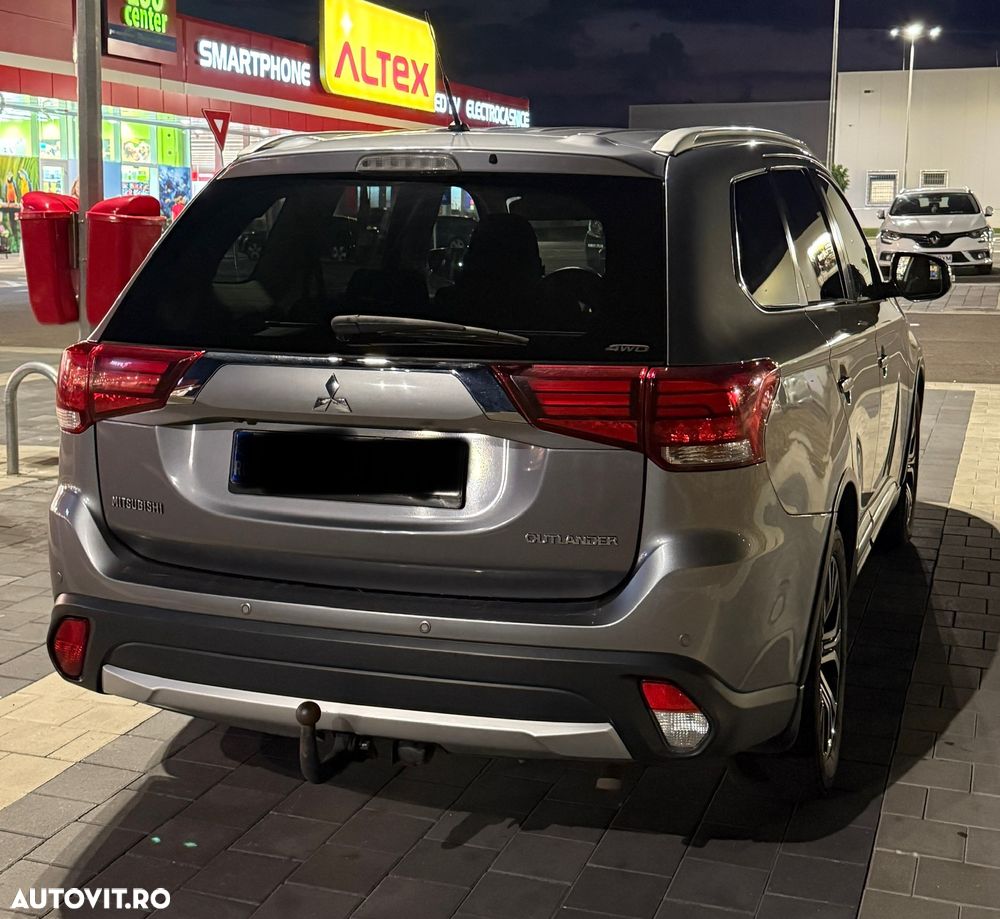 Mitsubishi Outlander - 4