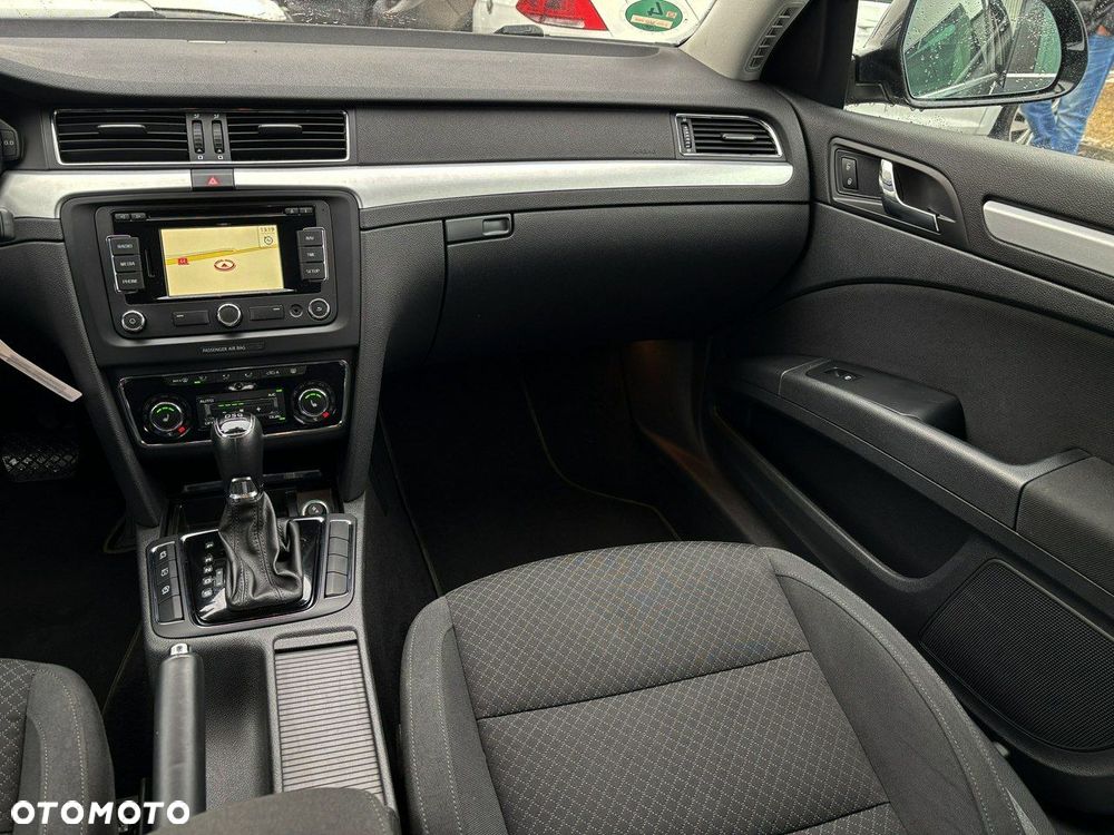 Skoda Superb 2.0 TDI DSG Exclusive - 23