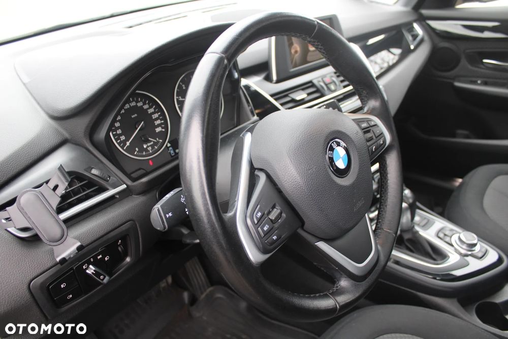 BMW Seria 2 220d xDrive Sport Line - 13