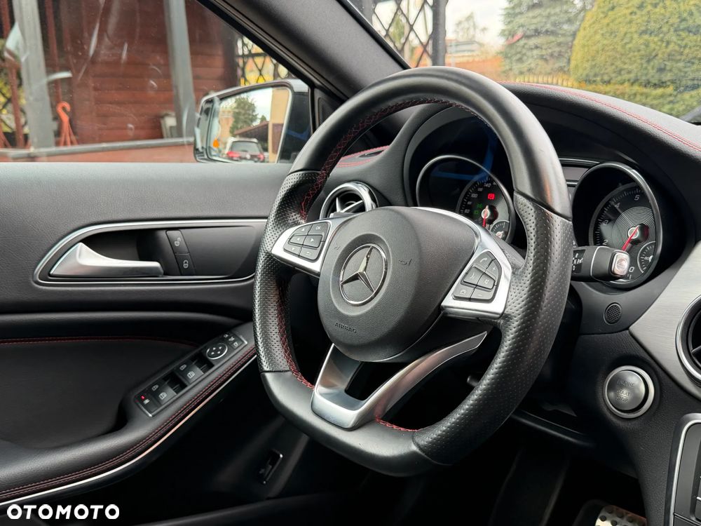 Mercedes-Benz GLA 250 4Matic 7G-DCT AMG Line - 21