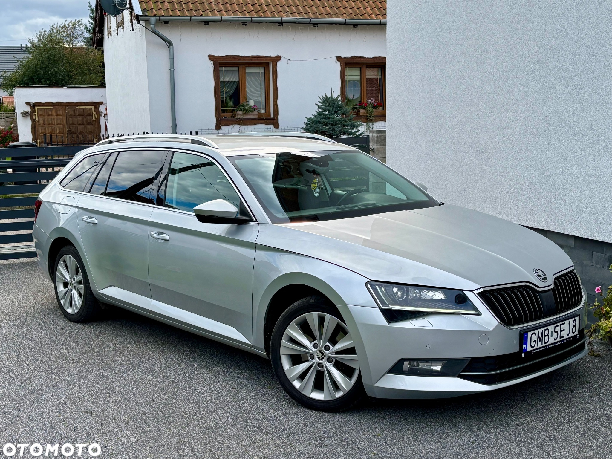 Skoda Superb Combi 2.0 TDI DSG Style - 10