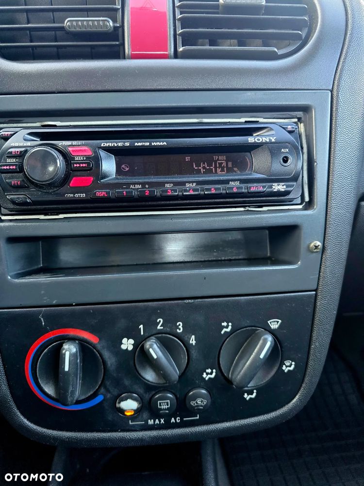 Opel Corsa 1.0 12V Comfort - 19