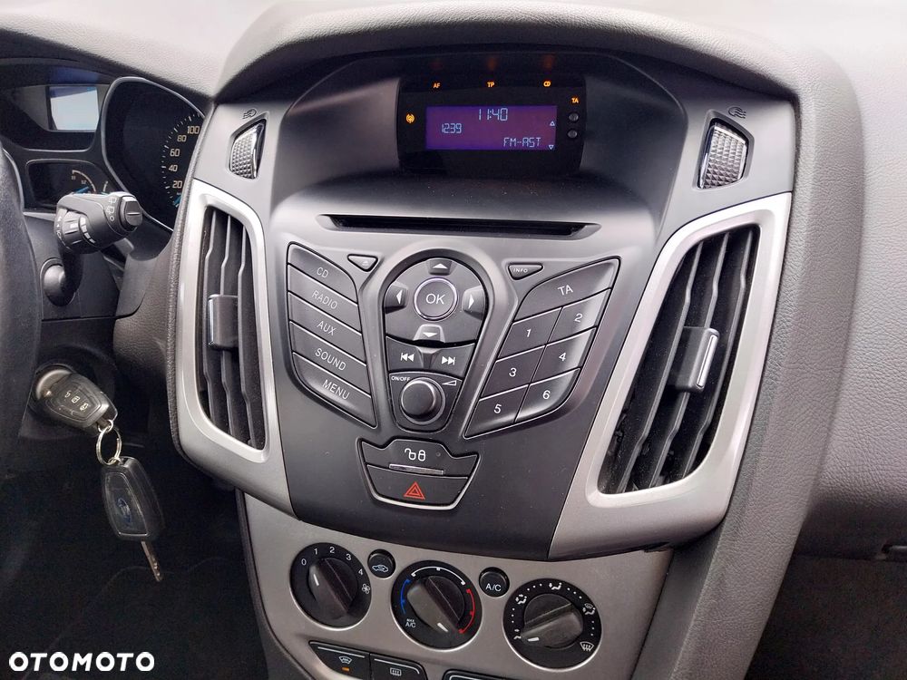 Ford Focus 1.6 Trend - 23