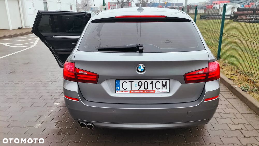 BMW Seria 5 520d xDrive - 10