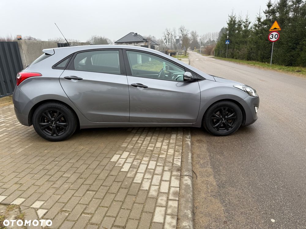 Hyundai i30 1.4 Classic + - 12