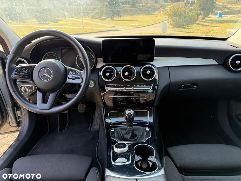 Mercedes-Benz Klasa C 180 - 23