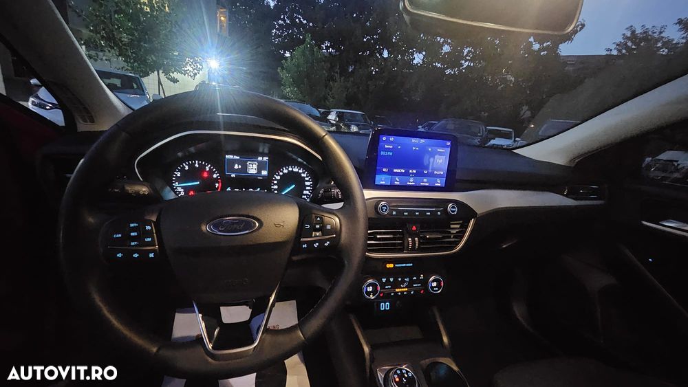 Ford Focus 1.0 EcoBoost MHEV Titanium - 12