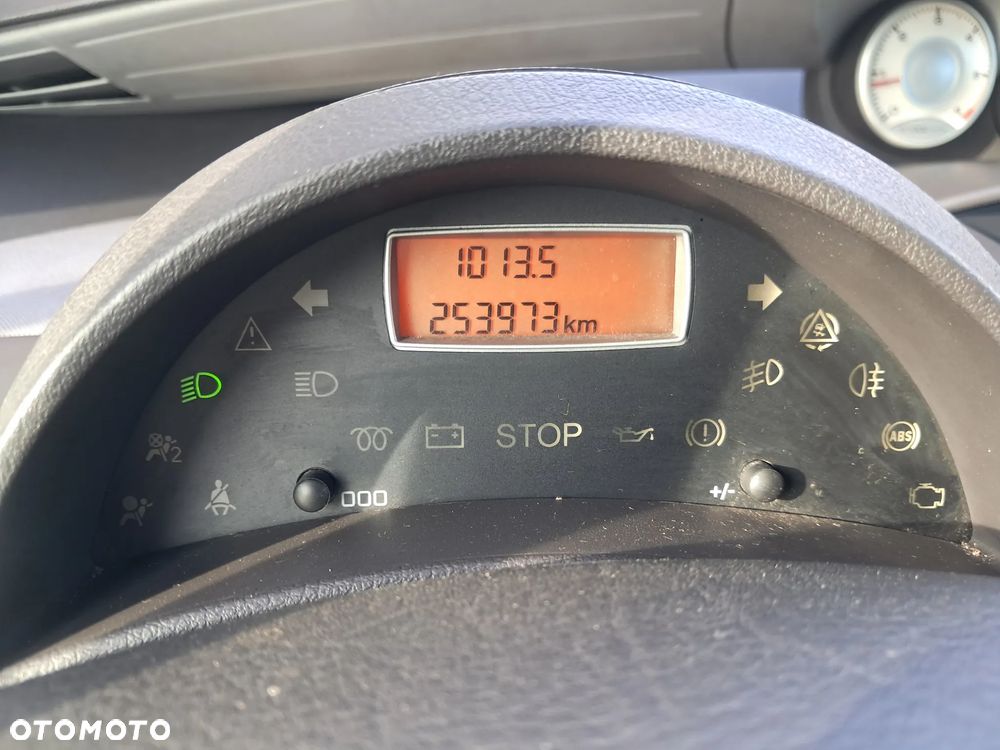 Peugeot 807 - 10