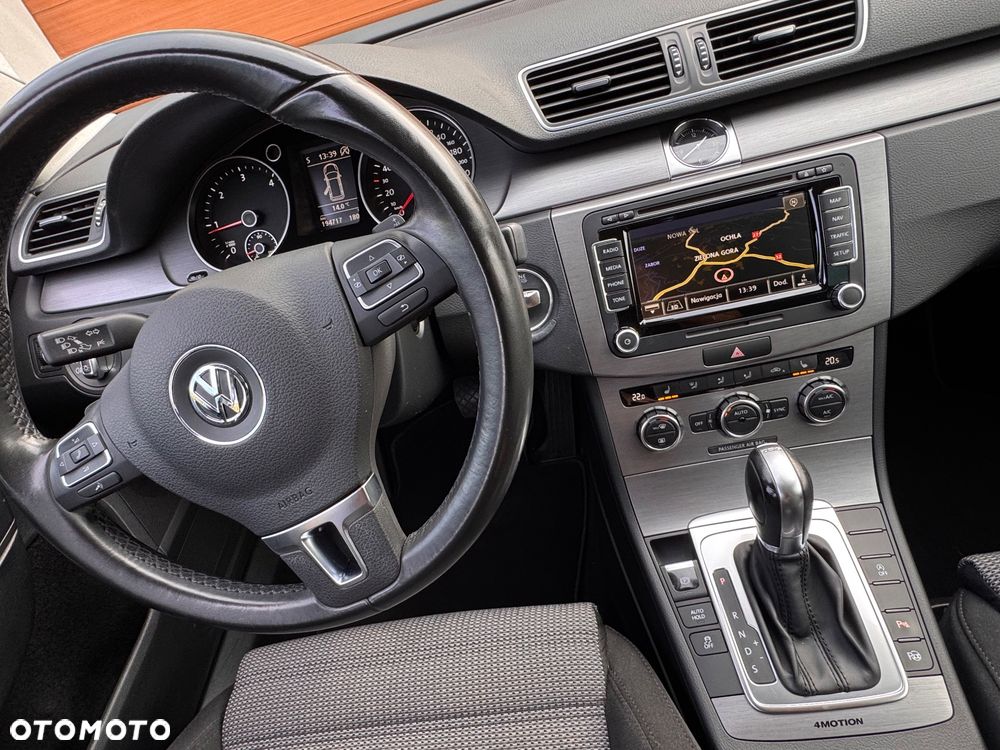 Volkswagen Passat Variant 2.0 TDI 4Motion DSG BlueMotion Tech Comfortline - 25