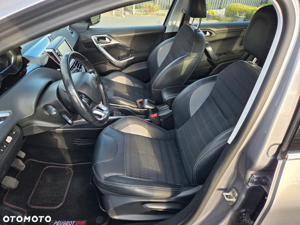 Peugeot 2008 1.6 e-HDi Allure S&S - 9