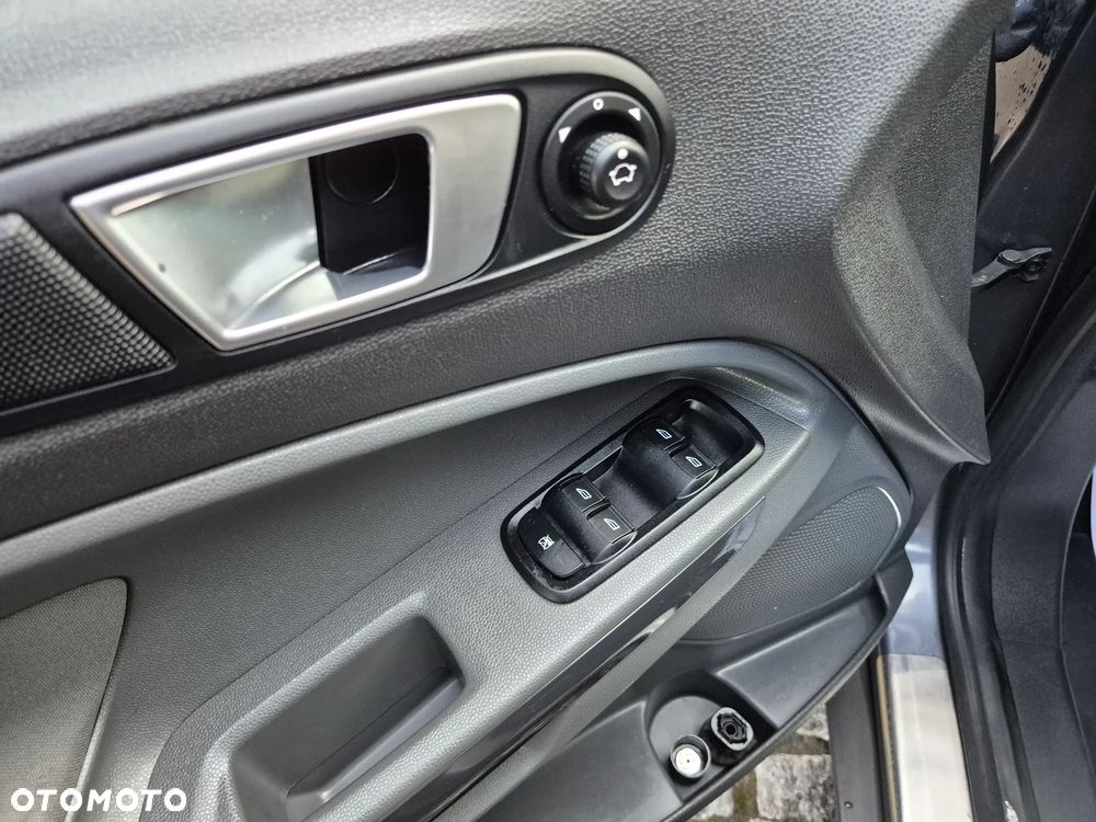 Ford EcoSport 1.5 TDCi TITANIUM - 8