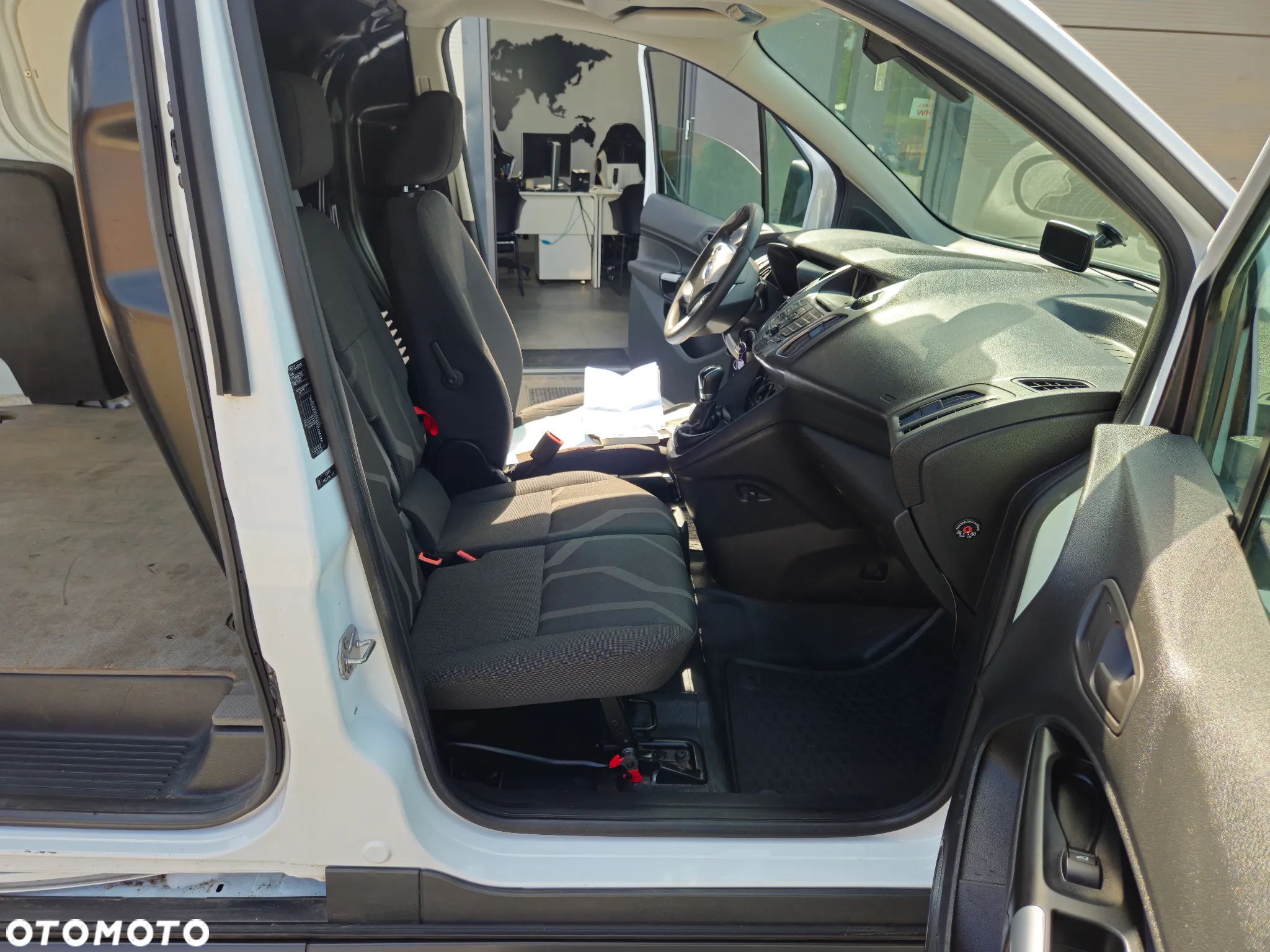 Ford Transit Connect - 12