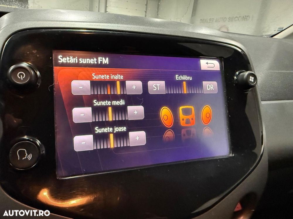 Toyota Aygo 1.0 MultiMode X - play - 11