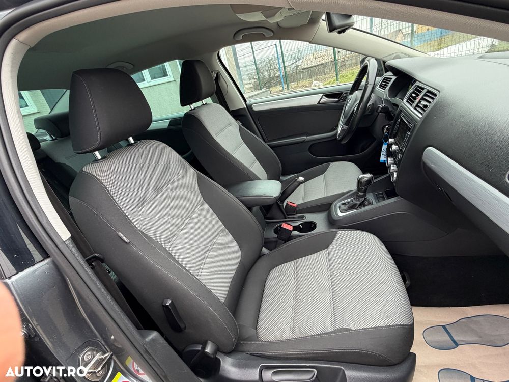 Volkswagen Jetta - 39