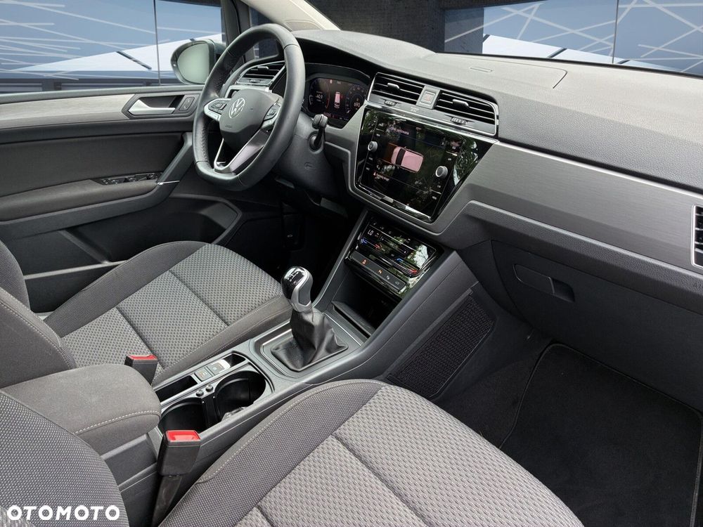 Volkswagen Touran - 26