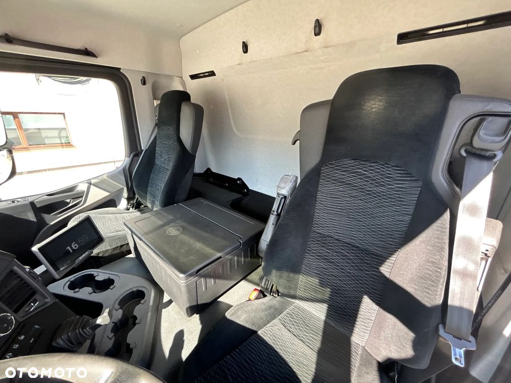 Mercedes-Benz ANTOS 2527 6X2*4 EURO6 BOX L-9700mm - 20