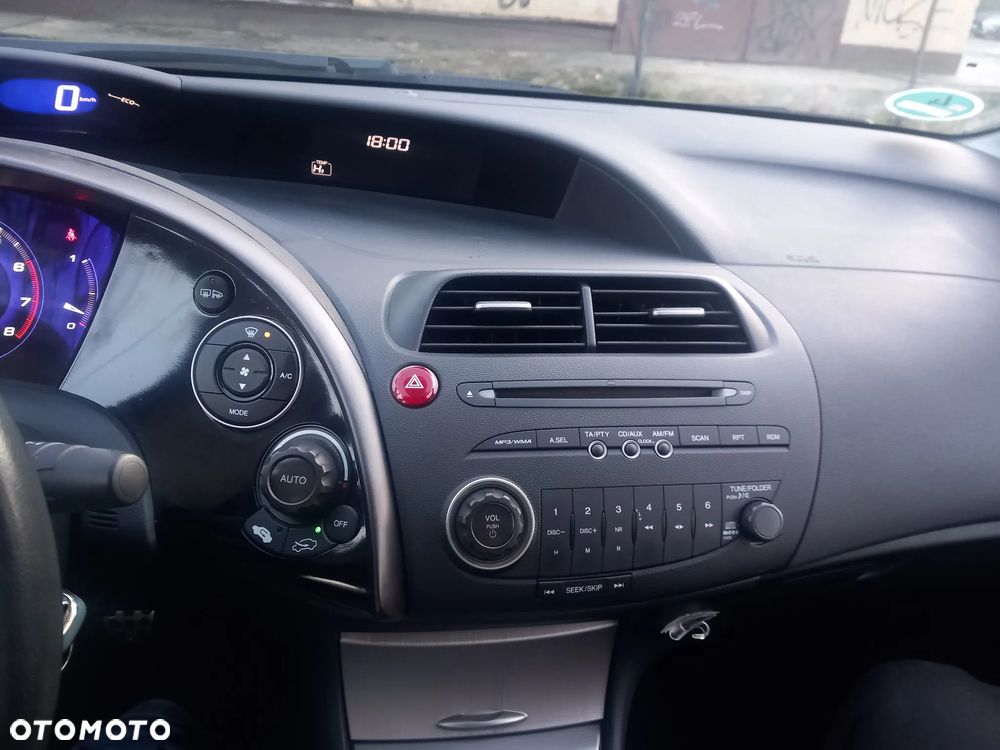 Honda Civic 1.4 i-VTEC Comfort - 14