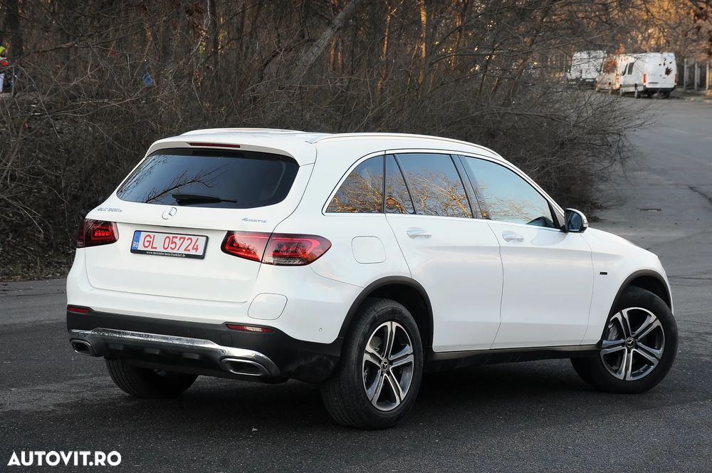 Mercedes-Benz GLC 300 e 4MATIC - 4