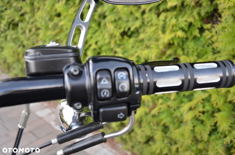 Harley-Davidson Dyna Street Bob - 19