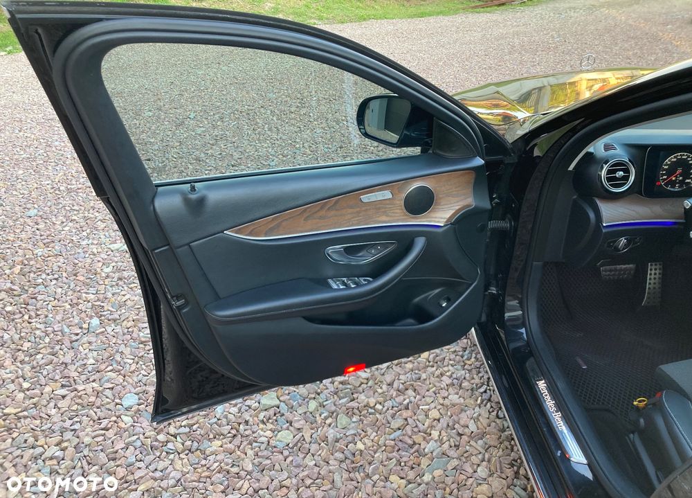 Mercedes-Benz Klasa E 220 d 9G-TRONIC - 20