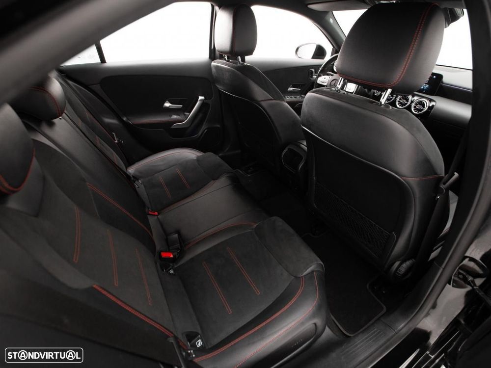 Mercedes-Benz A 250 Limousine - 11