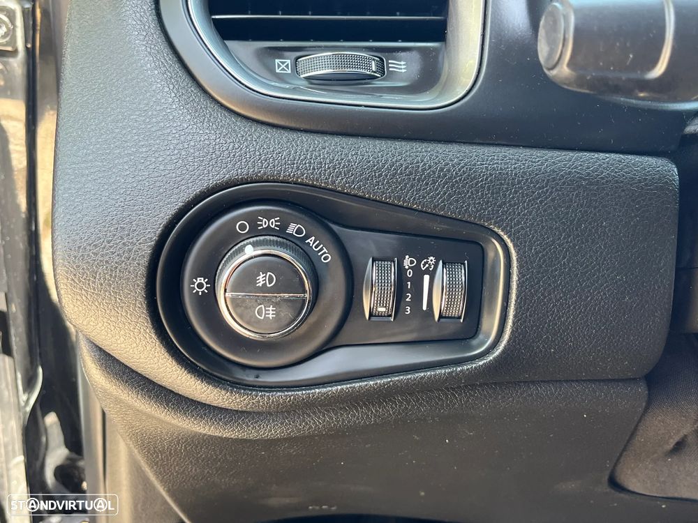 Jeep Renegade 1.0 T Limited - 20