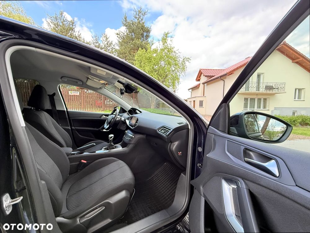 Peugeot 308 1.6 THP Allure - 24