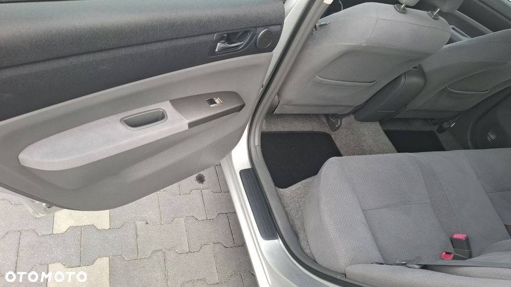 Toyota Prius 1.5 VVT-i Sol - 11