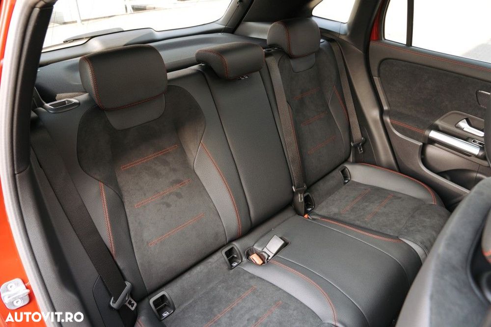 Mercedes-Benz GLA - 18