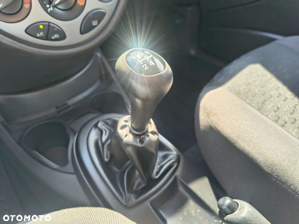 Ford Focus Ambiente - 32