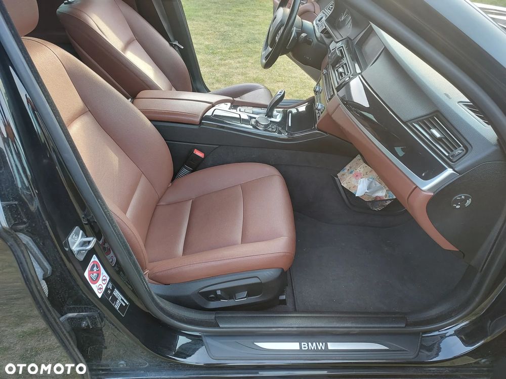 BMW Seria 5 520d xDrive Luxury Line - 23