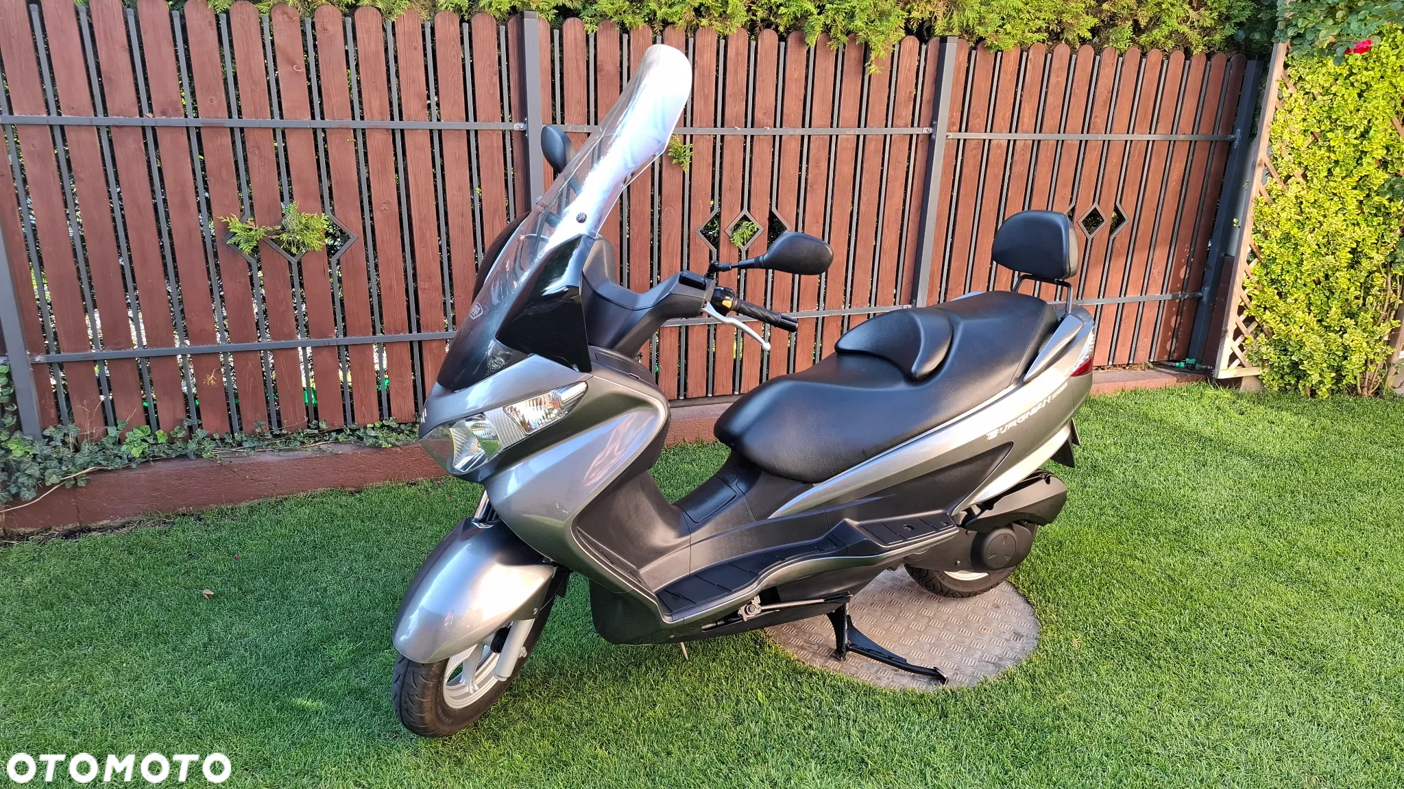 Suzuki Burgman - 7