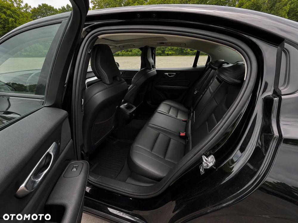 Volvo S60 T6 AWD Momentum Pro - 10