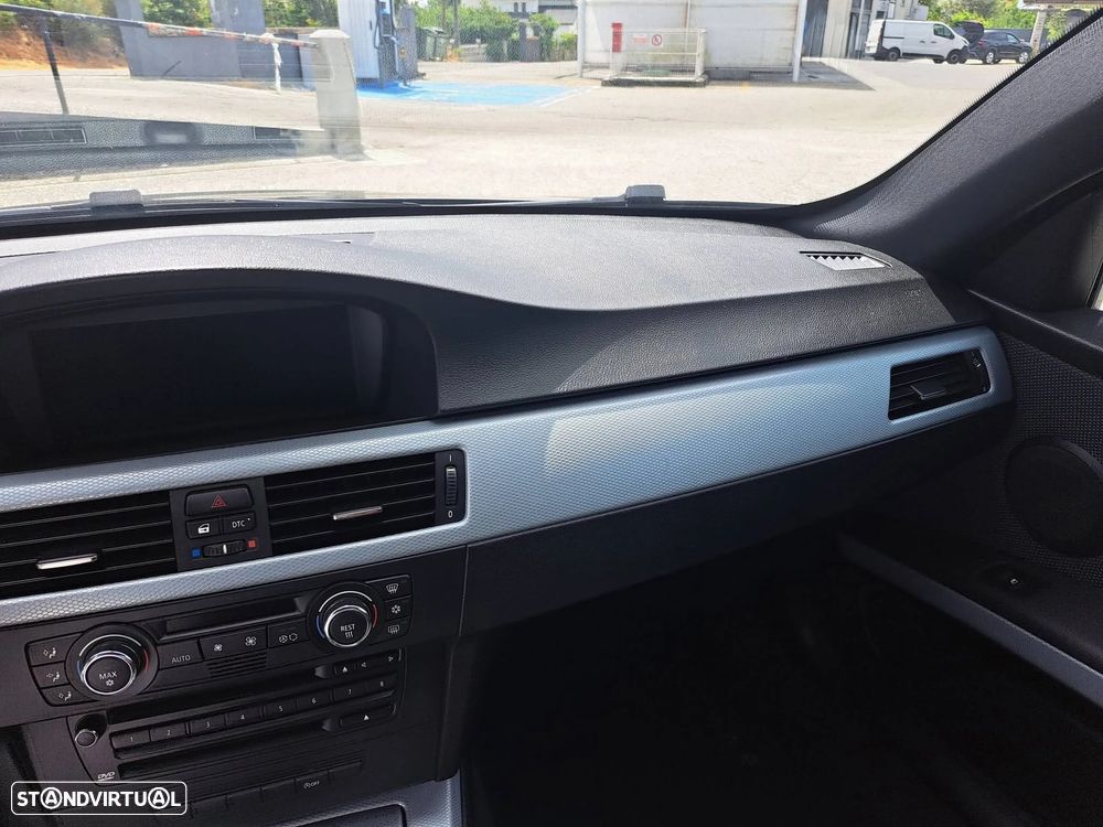 BMW 320 d Coupe - 17