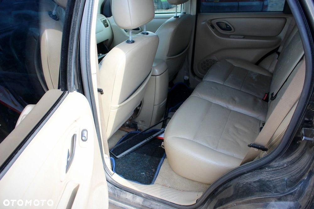 Ford Maverick 2006 2.3i Terenowy (MASKA, ZDERZAK, LAMPA, BŁOTNIK, DRZWI, SZYBA, FOTEL) - 8