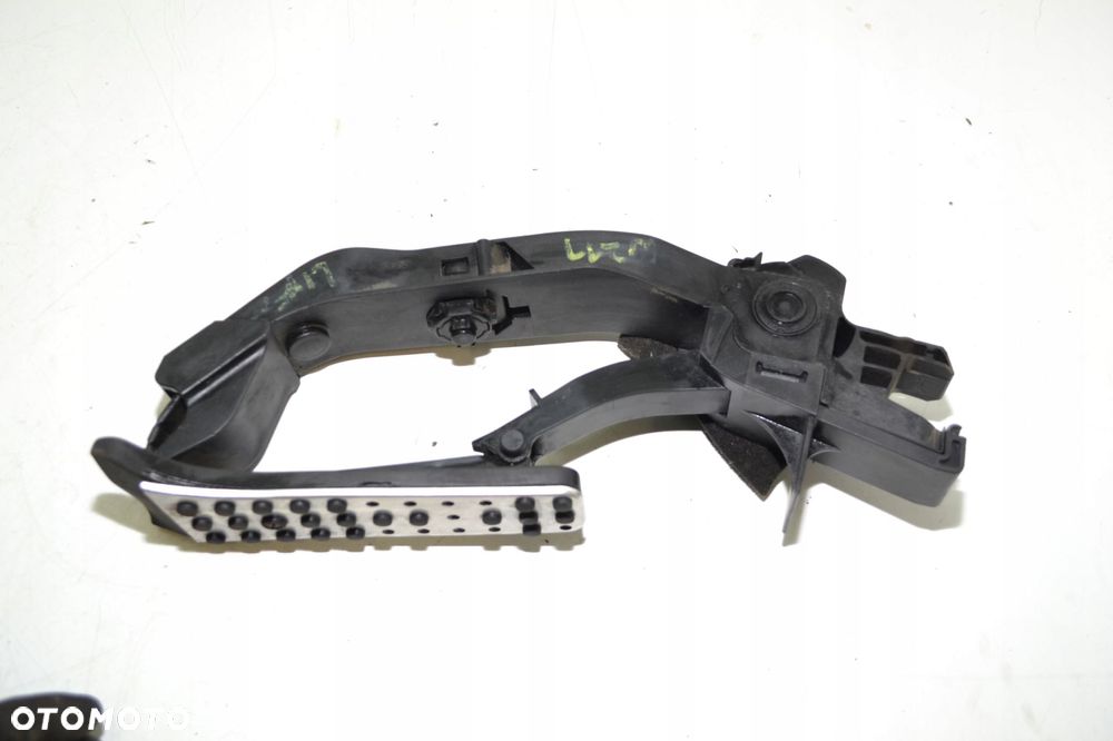 MERCEDES W211 LIFT 3.0 CDI V6 AUTOMAT PEDAŁ GAZU 2113010001 - 2